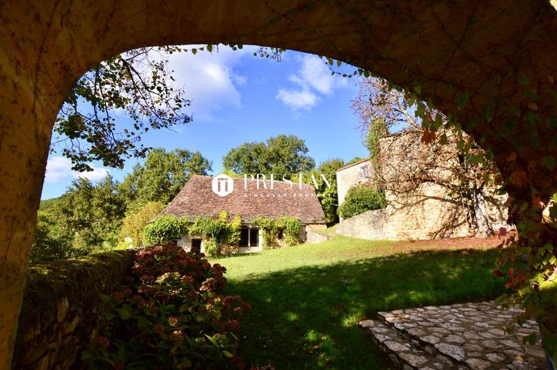 Maison - 250 m² - 8 pièces