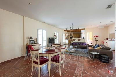 Maison - 184 m² - 5 pièces