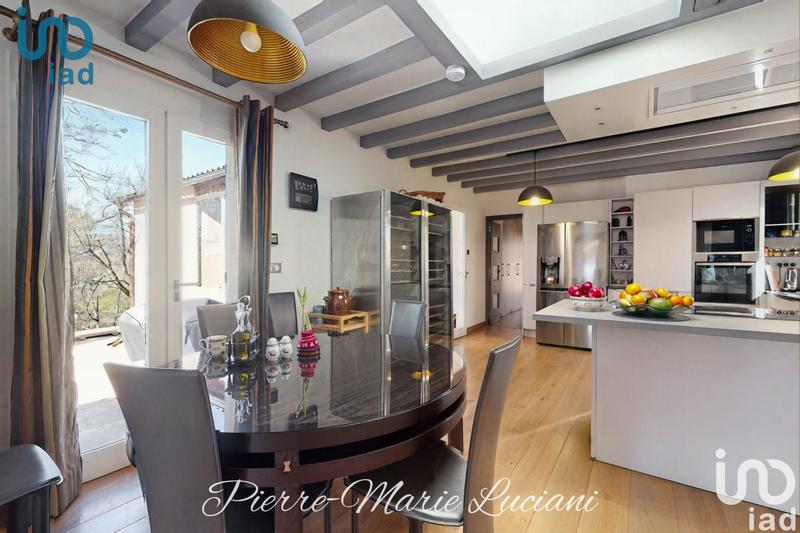 Maison - 185 m² - 6 pièces