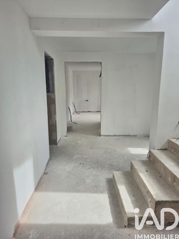 Maison - 227 m² - 7 pièces