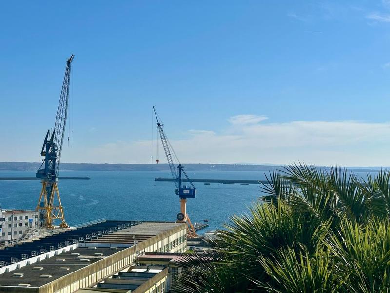 Maison - 170 m² - 9 pièces