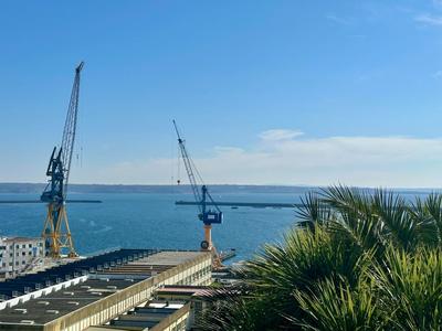 Maison - 170 m² - 9 pièces