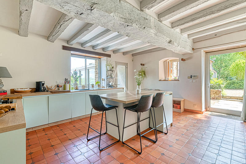 Maison - 400 m² - 18 pièces