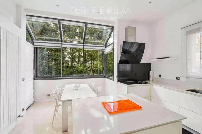 Propriété - 487 m² - 7 pièces