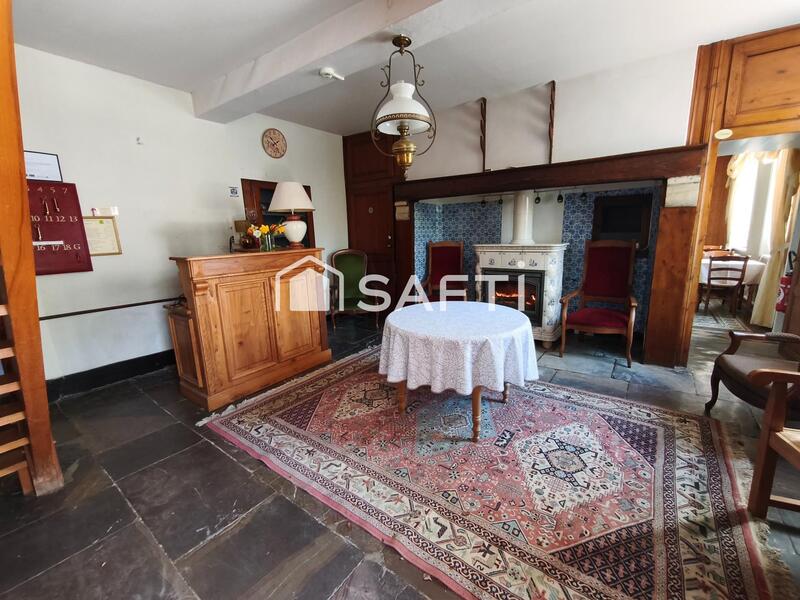 Maison - 675 m² - 25 pièces