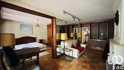 Maison - 195 m² - 8 pièces