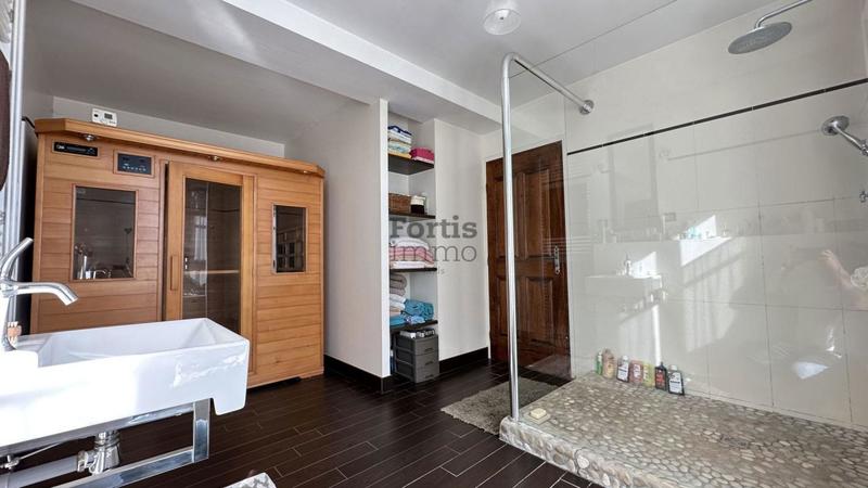 Corps de ferme - 407 m² - 11 pièces