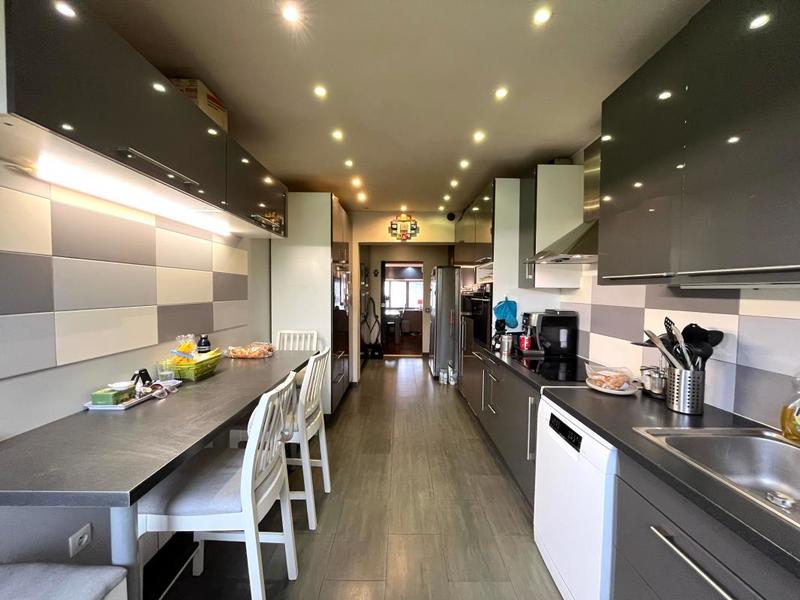 Appartement - 146 m² - 5 pièces