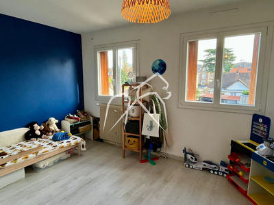 Maison - 90 m² - 5 pièces