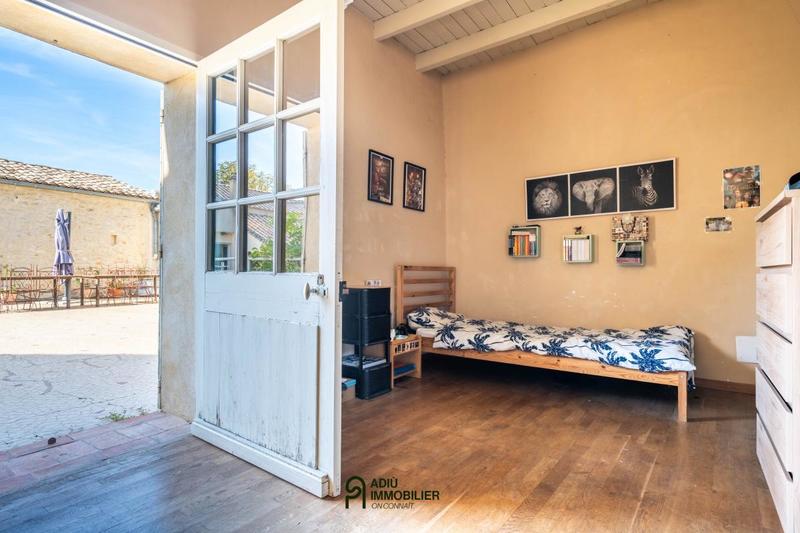 Maison - 220 m² - 12 pièces