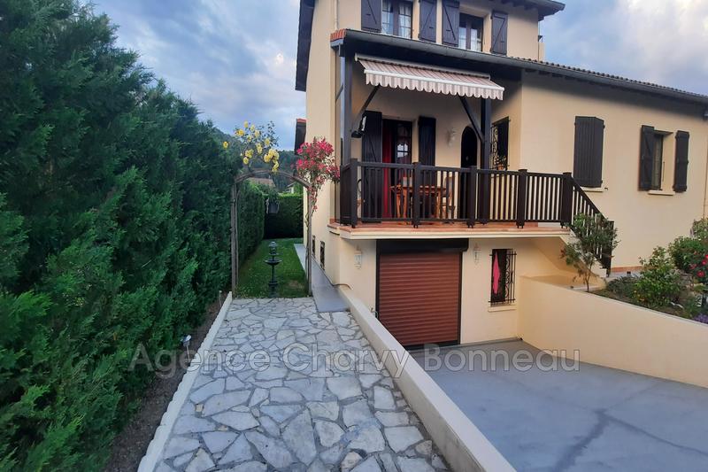 Maison - 183 m² - 8 pièces