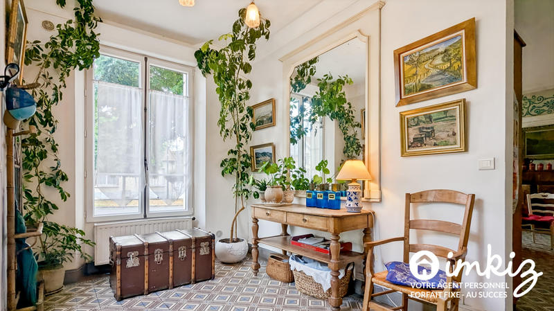 Maison - 275 m² - 10 pièces