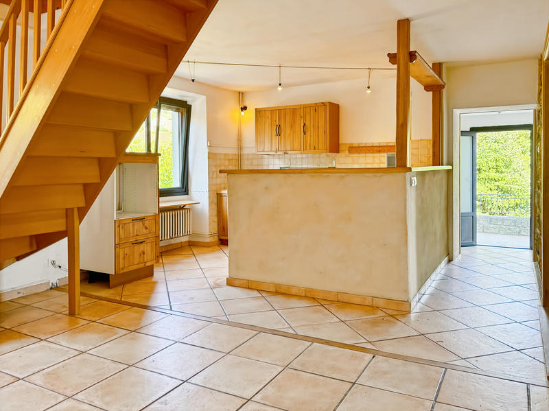 Maison - 240 m² - 10 pièces