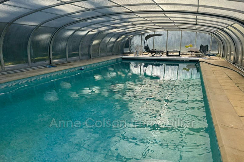 Maison - 201 m² - 7 pièces