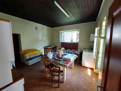 Maison - 450 m² - 12 pièces