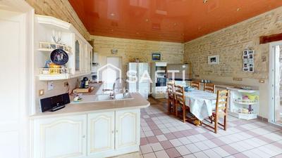 Maison - 290 m² - 6 pièces