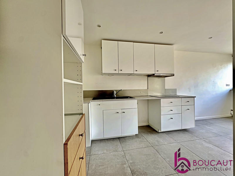 Appartement - 80 m² - 5 pièces