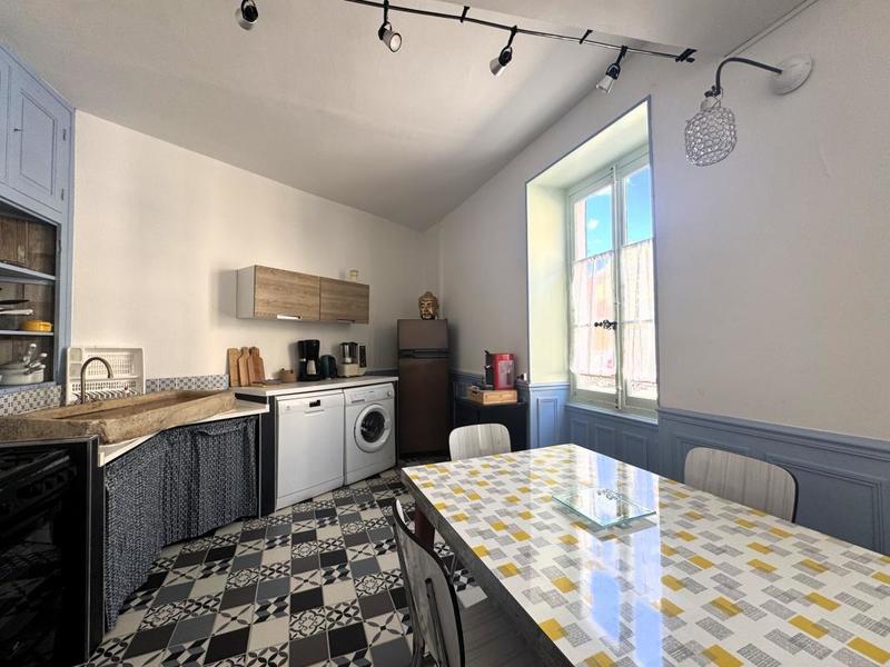 Maison - 280 m² - 10 pièces