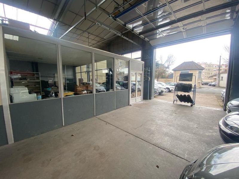 Entrepôt - 876 m² - 5 pièces