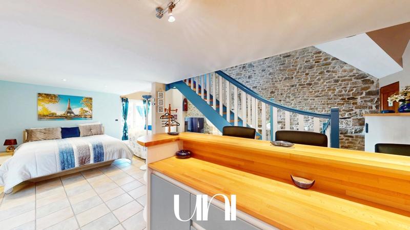 Maison - 587 m² - 11 pièces