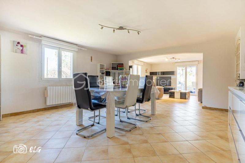 Propriété - 210 m² - 5 pièces