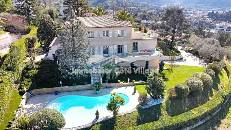 Villa - 276 m² - 8 pièces
