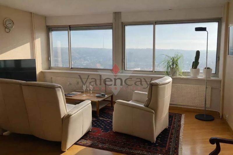 Appartement - 105 m² - 5 pièces