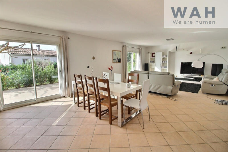 Maison - 202 m² - 6 pièces