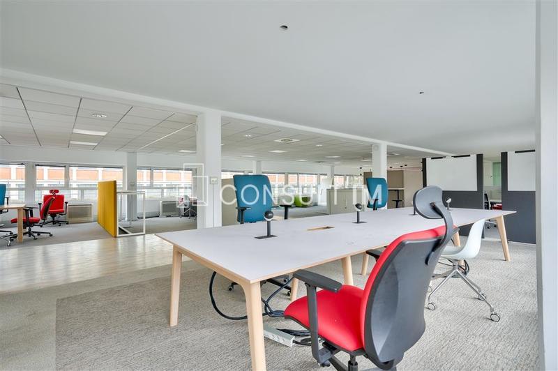 Bureau - 3 258 m²