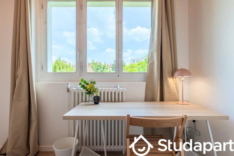 Chambre - 11 m² - 1 pièce