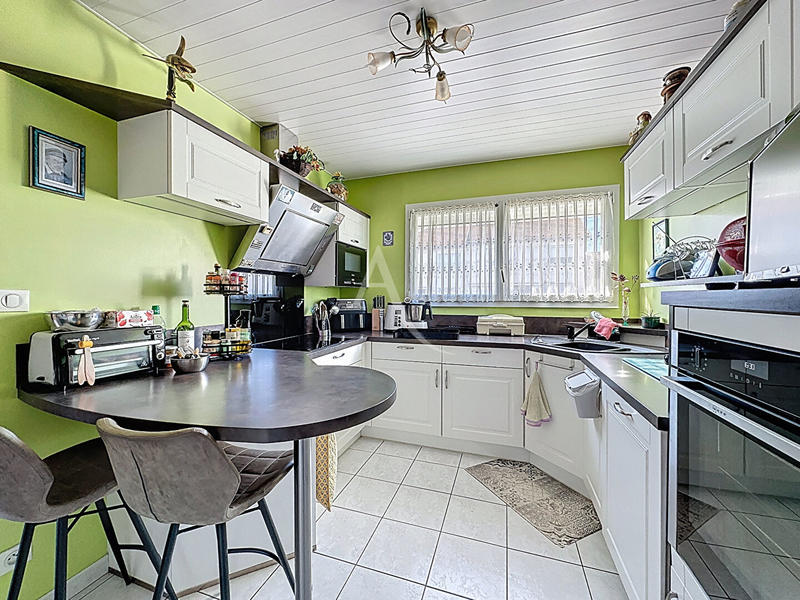 Maison - 80 m² - 5 pièces