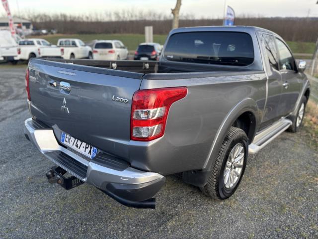 Mitsubishi L200 Club Cab 2.4 Di-D 181 Intense Connect