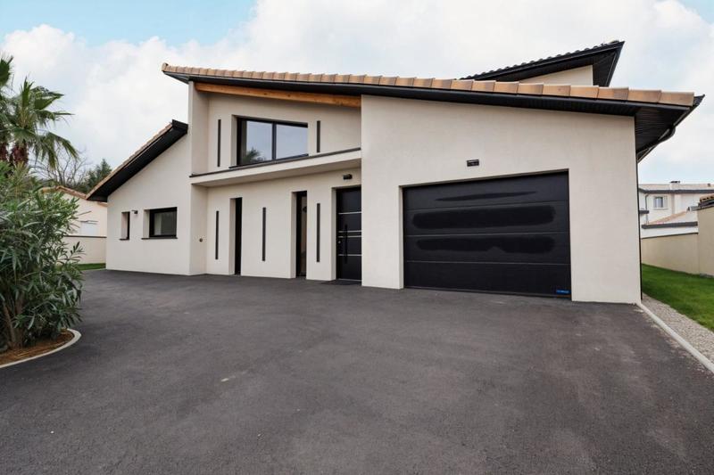 Maison - 145 m² - 5 pièces