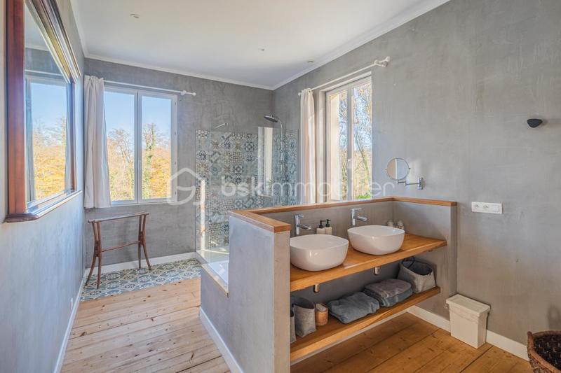 Château - 880 m² - 16 pièces