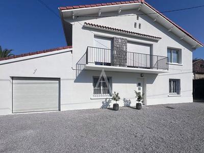 Maison - 192 m² - 7 pièces