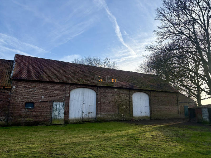 Maison - 350 m² - 1 pièce