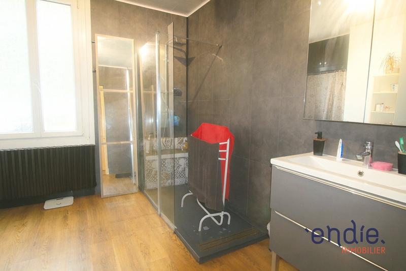 Maison - 220 m² - 7 pièces