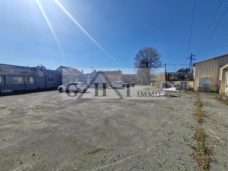 Terrain industriel - 2 600 m²