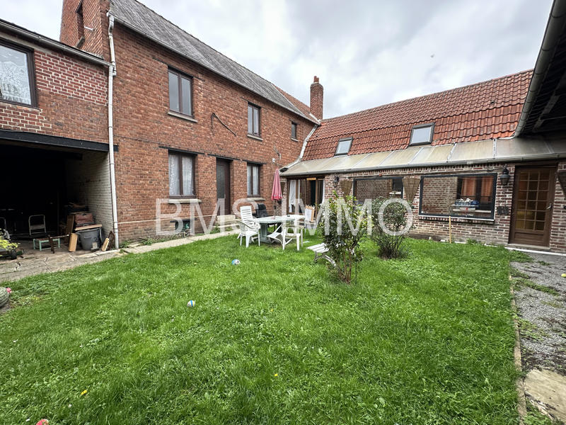 Maison - 260 m² - 6 pièces