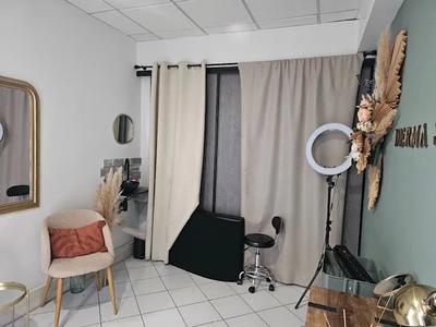 Local commercial - 45 m² - 3 pièces