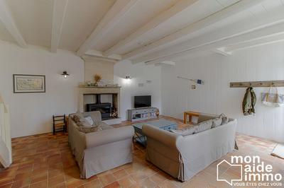 Maison traditionnelle - 139 m² - 6 pièces