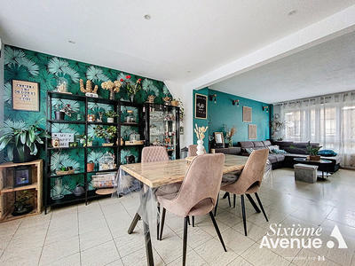 Maison - 92 m² - 5 pièces