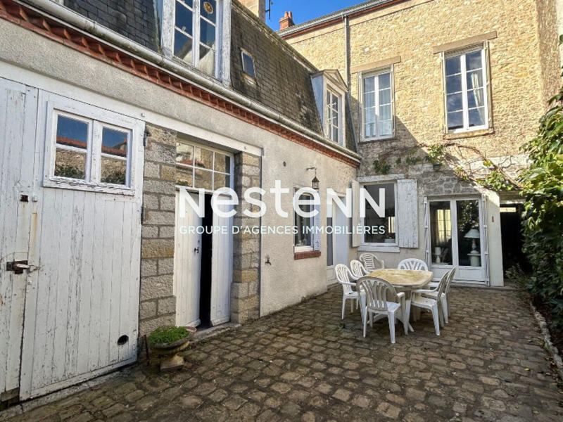 Maison - 200 m² - 7 pièces