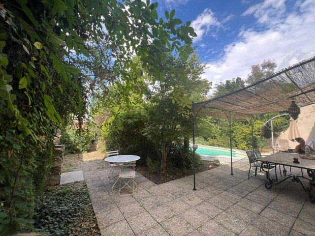 Maison - 200 m² - 5 pièces