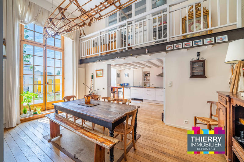 Appartement - 198 m² - 7 pièces