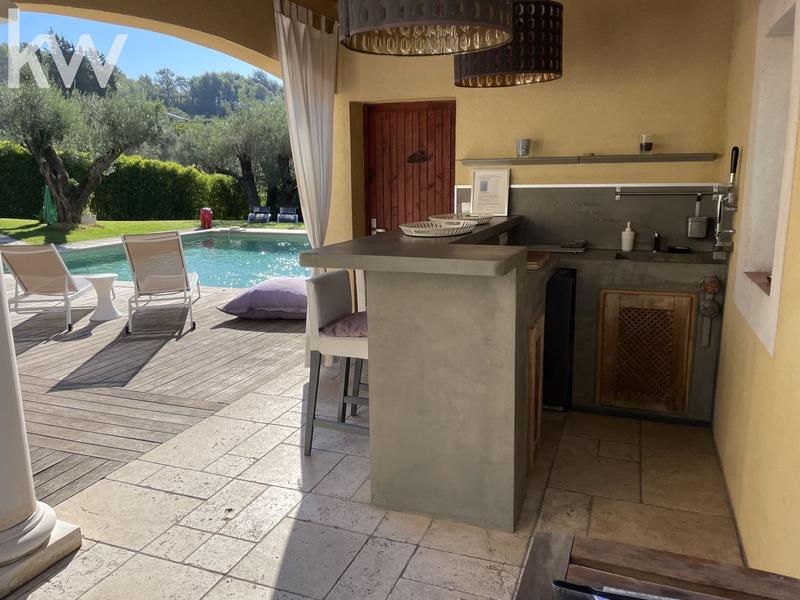 Maison d'architecte - 221 m² - 9 pièces