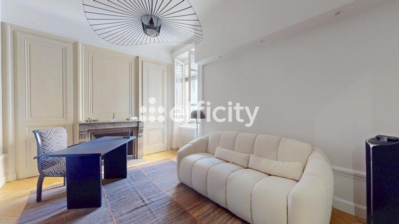 Appartement - 222 m² - 5 pièces