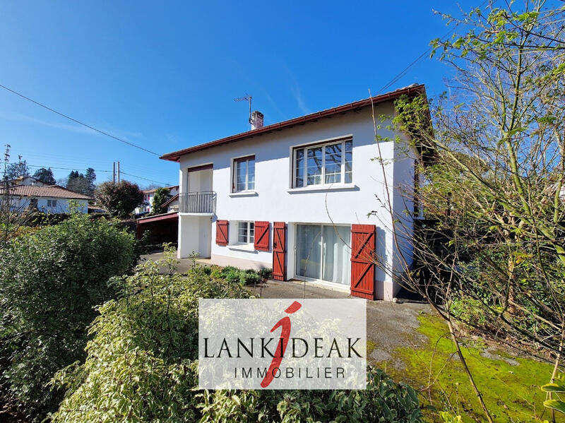 Maison - 121 m² - 7 pièces