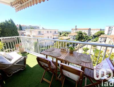 Appartement - 99 m² - 4 pièces