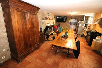 Propriété - 220 m² - 9 pièces